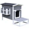 PawHut Cuccia Per Gatti Rialzata Con Balconcino E Tetto Impermeabile Da Giardino Legno 83x66.5x74.7cm Grigio 2 PawHut Cuccia Per Gatti Rialzata Con Balconcino E Tetto Impermeabile Da Giardino Legno 83x66.5x74.7cm Grigio -Cibi per gatti Italia 11608322 1